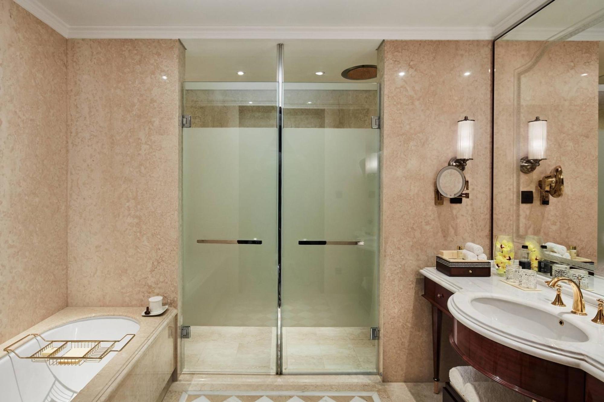The Ritz-Carlton, Pune Dış mekan fotoğraf